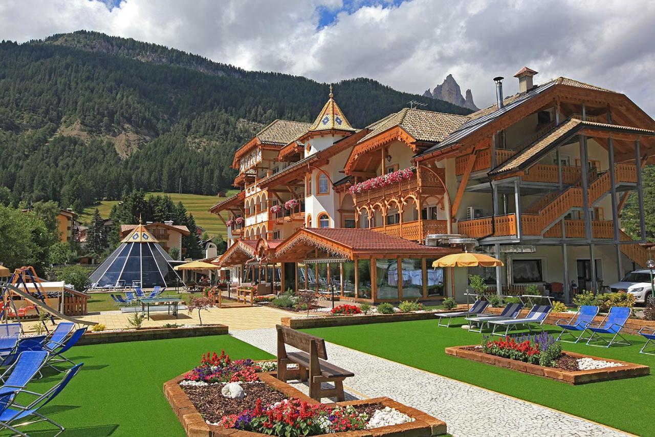 Rene Dolomites Boutique Hotel ポッツァ・ディ・ファッサ エクステリア 写真